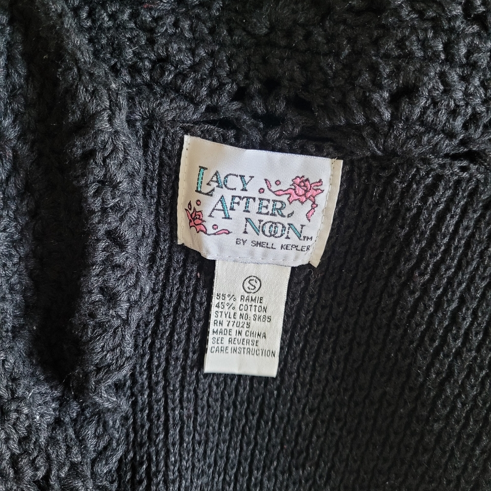 Crocheted coat - Picture 7 of 7